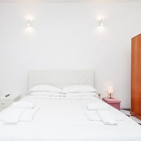 Palazzo Sant'elena * Rom